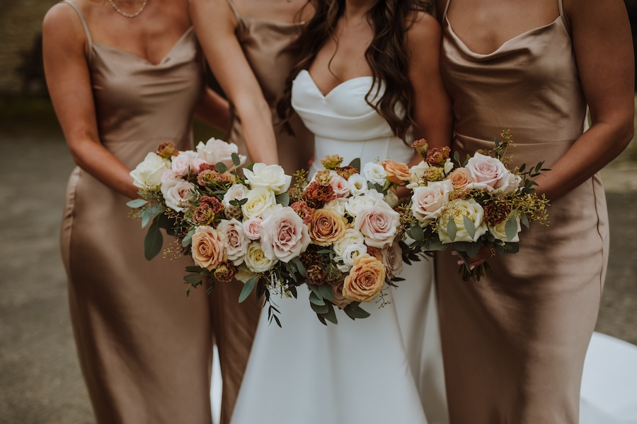 brown roses bridal bouquet