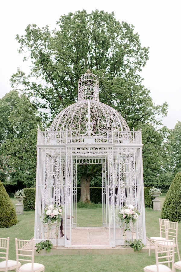 outdoor wedding flowers in garden