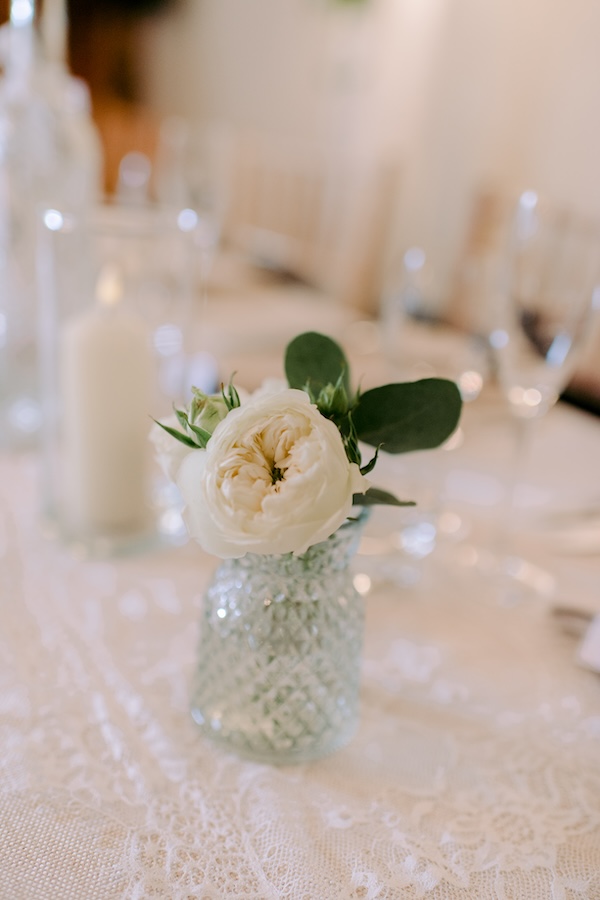 led candle with centrepiece