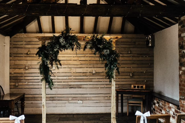 Winter Ceremony Arch at Dodmoor House.