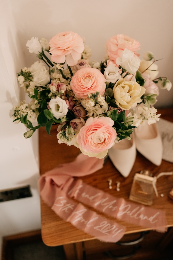 spring wedding flowers